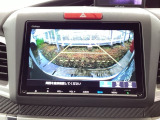 バックモニター付きで、車庫入れやバック時の後方確認をしっかりサポート。モニターに映し出される映像で死角も確認しやすく、狭い場所での駐車や後退時の操作をより安心して行えます。