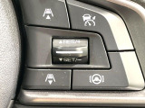 【全車速追従機能付クルーズコントロール】高速道路での長距離走行が楽に!!自動で速度を保つクルーズコントロールが、衝突軽減システムと連携し、前方の車両を感知して車間を保つように速度調節してくれます!!
