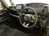 見通しのよいすっきりとした視界で、誰でも運転しやすいです。運転のしやすさは疲れにくさにも繋がりますよ♪