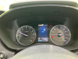 視認性の高いメーター類で、運転に必要な情報を的確に把握できます。運転状況を常に確認し、安全運転をサポートします。