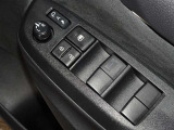電動格納式ドアミラー・パワーウインドウを装備しています。