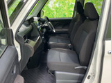 運転しやすいシンプルな操作性。ドライバーの視界を妨げない、広々とした室内空間が魅力です。
