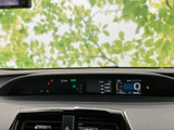 わかりやすいデザインのメータークラスター。車両情報を一目で確認でき、運転に集中できます。視認性の高い表示で、安全運転をサポートします。
