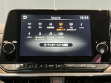 日産純正メモリーナビゲーションです♪目的地まで案内するナビゲーション機能の他にフルセグ画質で楽しめるTVやBluetooth Audioなど多彩な機能が満載で運転を快適にサポートしてくれます☆