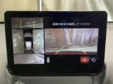 360度モニターは、4つのカメラによる前後左右・俯瞰映像でドライバーからは見えない領域の危険認知をサポート!全周囲の死角を減らし、狭い駐車場や幅寄せ、T字路の進入などの運転の安心感を高めます!