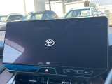 【12.3インチワイドナビ】高級感とインパクトのある大型ワイドナビを装備。各種オーディオ操作はもちろん、横長ワイド画面でのマップ2分割表示など、利便性も高いナビです♪