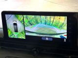 【アラウンドビューモニター】専用のカメラにより、上から見下ろしたような視点で360度クルマの周囲を確認することができます☆死角部分も確認しやすく、狭い場所での切り返しや駐車もスムーズに行えます。