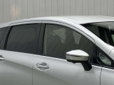 プラスチックバイザーがない分デザインもすっきり★洗車の時の窓拭きもラクラクです!