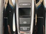 スマートな電子制御式パーキングブレーキに加え、渋滞時などでブレーキペダルから足を離しても停車を維持するオートブレーキホールド機能により、運転がより快適になります。
