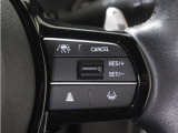 ◆アダプティブクルーズコントロール◆予め設定した車速内でクルマが自動的に加減速。前走車との適切な車間距離を維持しながら追従走行します。【LKAS】車線維持支援システムでステアリング操作を支援。