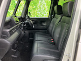運転に必要な情報が視認しやすいインストルメントパネル。操作性にも優れ、安全運転をサポートします。