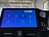 様々な情報を一目で確認できるモニター。操作も簡単で、直感的に機能を利用できます。快適なカーライフをサポートします。