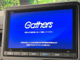 【純正8インチナビ】インテリアに溶け込むスタイリッシュな「専用設計」メーカーナビを装備♪視認性や操作性など基本性能にも優れ、より上質なカーライフをお楽しみいただけます。