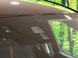 【スマートシティブレーキサポート】低速走行中に前方の車両等を認識し、衝突しそうな時は警報とブレーキで衝突回避と被害軽減をアシスト。より安全にドライブをお楽しみいただけます。
