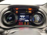 メーターの左側がハイブリットシステムインジケーターです。