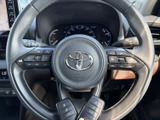 握りやすいステアリングは、運転の楽しさを向上させます。オーディオスイッチなど便利な機能も搭載し、快適なドライブをサポートします。