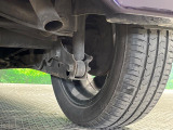 お車を安心してお乗りいただく為には、足回りの定期点検が欠かせません。サービスサポート(有償保証)では無料点検もご提供しており、安心のカーライフをお過ごしいただけるサポート体制が整っています。