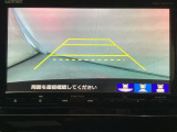 バックでの車庫入れも安心です! リアカメラが付いているバックモニター付のナビを装備しております。操作線もついており距離感も画面から確認できます。