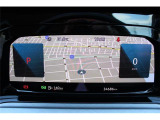 デジタルメータークラスターDigital Cockpit Pro。基本の速度計とタコメーターの表示に加え、ナビを大きく表示することもできます。画面の切り替えはステアリングホイールのボタンで簡単に操作できます。