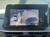 上からまる見え!アラウンドビューモニターの画像です。純正ナビに映してあります。お車を真上から見たような映像をミラーやナビ画面に映し出す事によって、車両の周囲を確認し、駐車時や発進時の運転をサポート。