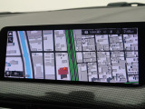 【純正ナビゲーション】BMWのナビゲーションは操作性も良く、詳細な地図情報と交通状況を見やすく表示し、快適なドライビングをサポートしながら目的地までナビゲートします。