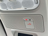 SOSコールは急病時やあおり運転被害などの危険を感じた時スイッチを押すと専門のオペレータに繋がって警察や消防への連携をサポートしてくれます。万が一の事故発生時にはエアバッグ展開と連動して自動通報します。