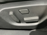 シートはパワーシートになっています。ポジションを快適な位置に調整できますよ。