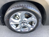 マツダ純正アルミホイール。タイヤサイズは215/55R18です