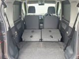 普段のお買い物や通勤、送迎等に十分な荷室スペースを確保しております。セカンドシートを倒すと、大きな荷物の積載も可能です♪