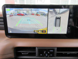 車の真上から見下ろしたような360度視界の良い『アラウンドビューモニター』です♪♪ 苦手な狭い駐車場、暗い所でも確認ができてとっても安心です♪♪