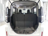 ◆フル乗車でもしっかり荷物を収納出来るラゲッジスペースです。普段の買い物でしたらしっかり積める十分な荷室スペースが確保されています。