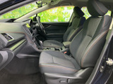運転操作をスムーズに行えるよう、配置されたスイッチ類。直感的な操作性で、運転に集中できます。快適なドライビングをサポートします。