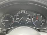 視認性の高いメーターパネル。運転に必要な情報を分かりやすく表示し、安全運転をサポートします。