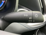 操作しやすいウインカーレバーで、安全な車線変更をサポートします。直感的な操作性で、運転に集中できます。