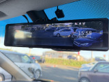 【デジタルインナーミラー】後席の大きな荷物や同乗者で後方が確認しづらい時でも安心!カメラが撮影した車両後方の映像をルームミラー内に表示。クリアな視界で状況の確認が可能です!