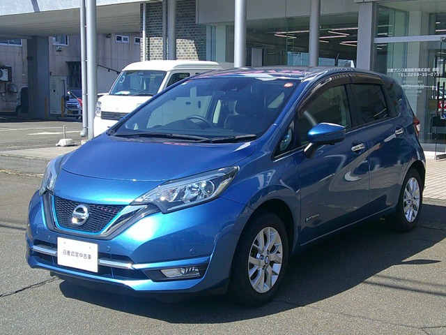 ノート 1.2 e-POWER メダリスト FOUR 4WD
