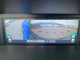 【フロント&サイドカメラ】ドライバーから見にくい死角部分を映像で確認できる前方と左側面にカメラを装着。見通しがきかない場所や住宅密集地などを運転することが多い人におすすめの安心装備です。
