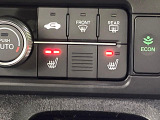 【シートヒーター】寒い日に重宝するシートヒーター!エアコンより早く温まってくれるので寒がりの人も安心ですね♪エアコンの温風は乾燥するから苦手、という方にもをおすすめです。