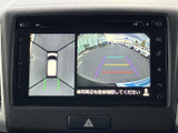 後方確認をサポートするモニターで、安全な運転を支援します。駐車時や狭い道での運転も安心です。