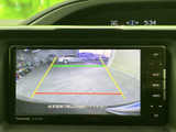 後方視界を広げ、安全な駐車をサポートします。狭い場所でも運転の苦手な方でも安心して操作できます。