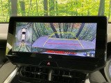 【パノラミックビューモニター】専用のカメラにより、上から見下ろしたような視点で360度クルマの周囲を確認することができます☆死角部分も確認しやすく、狭い場所での切り返しや駐車もスムーズに行えます。