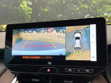 【パノラミックビューモニター】専用のカメラにより、上から見下ろしたような視点で360度クルマの周囲を確認することができます☆死角部分も確認しやすく、狭い場所での切り返しや駐車もスムーズに行えます。