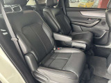 2列目シートも人間工学に伴った構造になっております☆長時間乗車しても疲れにくくなっておりますのでぜひ一度乗ってご体感ください!