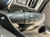 操作しやすいウインカーレバーで、安全な車線変更をサポート。スムーズな運転に貢献します。