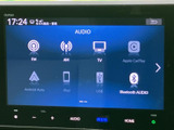 様々な音源に対応したオーディオシステムです。お好みの音楽を楽しみながら、快適なドライブをお過ごしください。直感的な操作も魅力です。