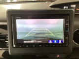 【バックカメラ】運転が苦手な方も車庫入れラクラクです!ギアをリバースに入れれば自動的に切り換わりますので、面倒な操作は不要です♪狭い駐車場もお車を傷つけず安心ですね!