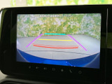 駐車時の安全性を高めるバックモニターです。狭い場所でも安心して駐車できます。ガイドライン表示で、距離感もつかみやすいです。