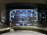 視認性の高いメーター類で、運転に必要な情報を的確に把握できます。ドライバーを魅了するデザインで、落ち着いた空間を演出します。