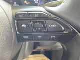レーダークルーズコントロール(全車速追従機能付)付きです。車速に応じて追従支援してくれるので、ロングドライブも快適です。詳細は販売店スタッフまでおたずねください。