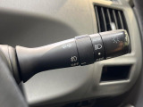 【オートライト】周りの明るさに応じて自動でヘッドライトの点灯・消灯ができる機能です!ライトの付け忘れ・消し忘れなどが無くなり、雨の日や夕方の走行も安心!トンネル通過時も便利ですね♪